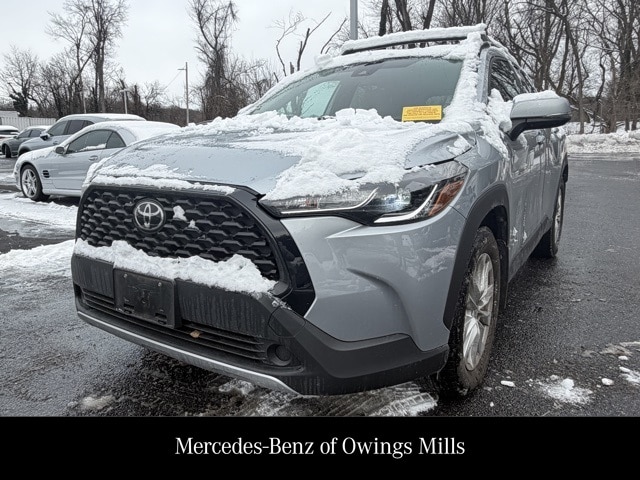 2022 Toyota Corolla Cross LE's photo