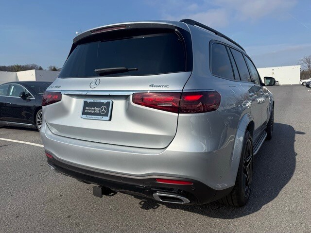 2025 Mercedes Benz GLS 450 4MATIC photo 2