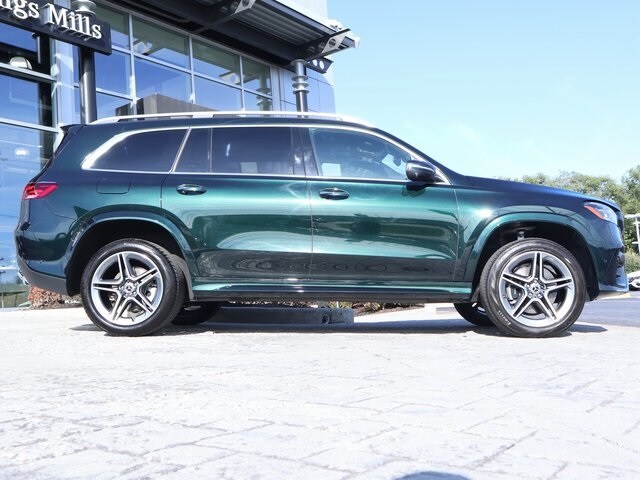 2024 Mercedes Benz GLS 450 4MATIC photo 3