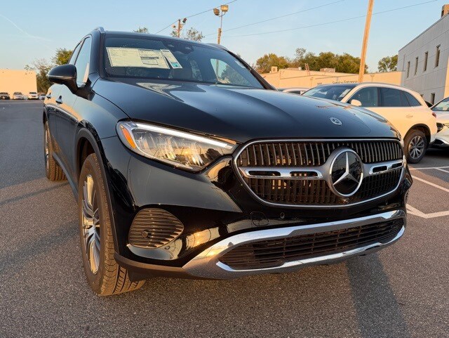 2026 Mercedes Benz GLC 300 4MATIC photo 2