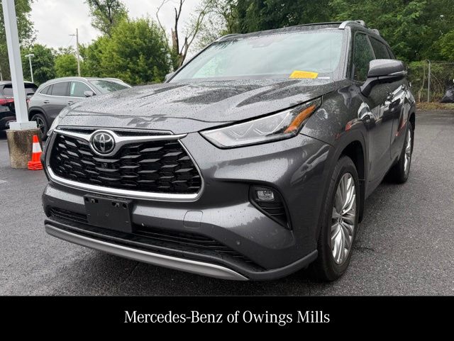 2025 Toyota Highlander Platinum AWD's photo