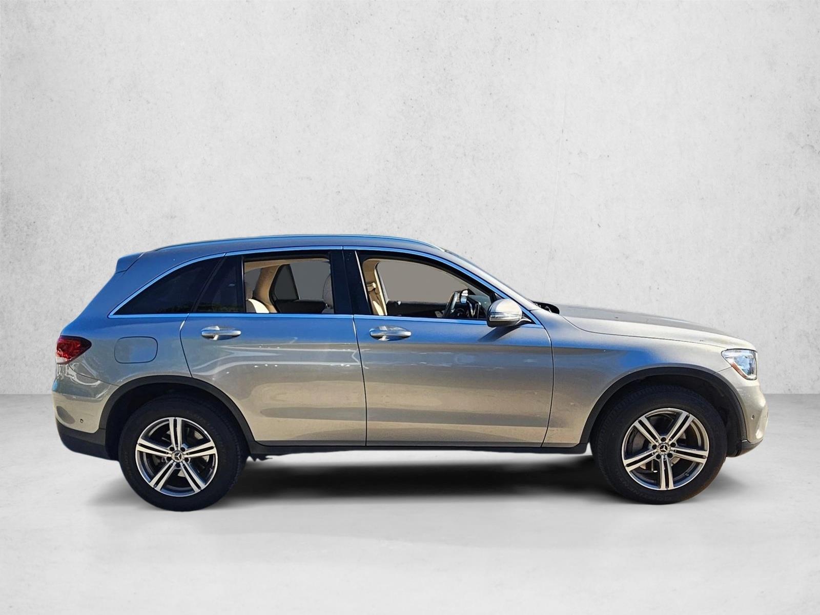 2021 Mercedes Benz GLC 300 photo 4
