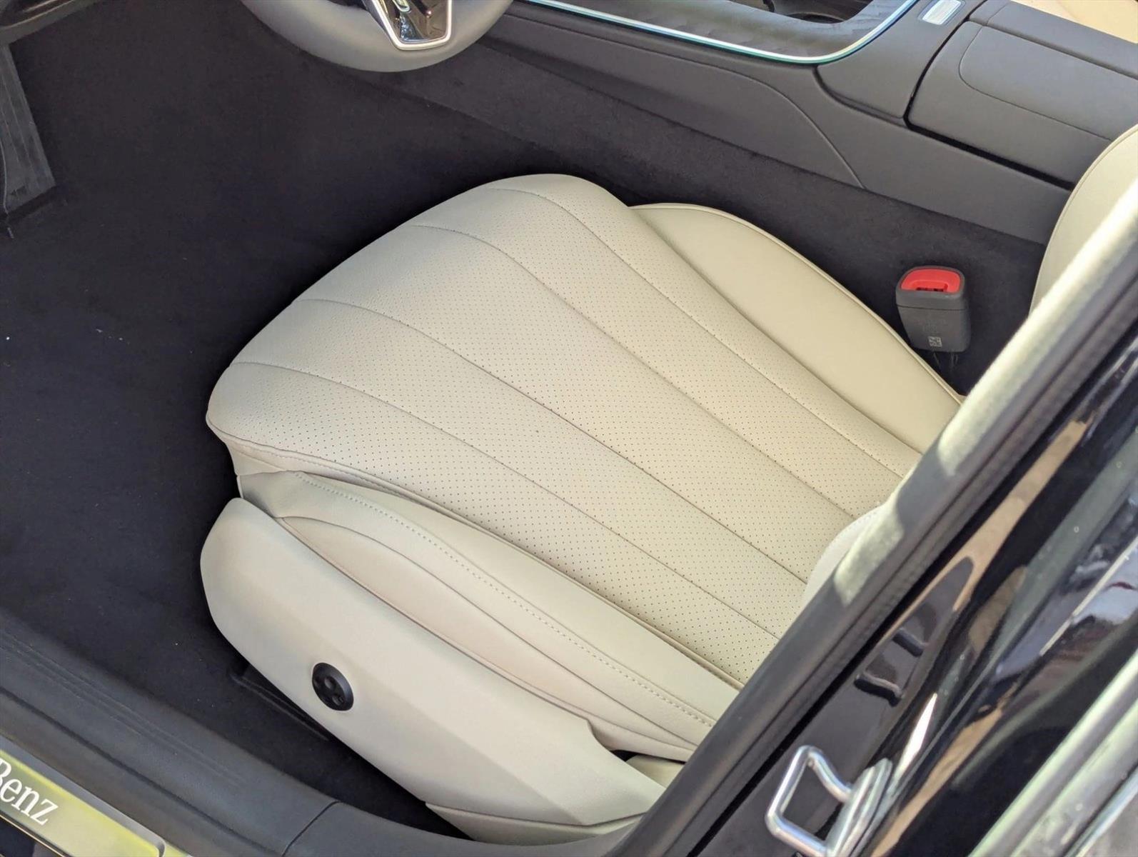 2026 Mercedes Benz E 350 Sedan photo 4