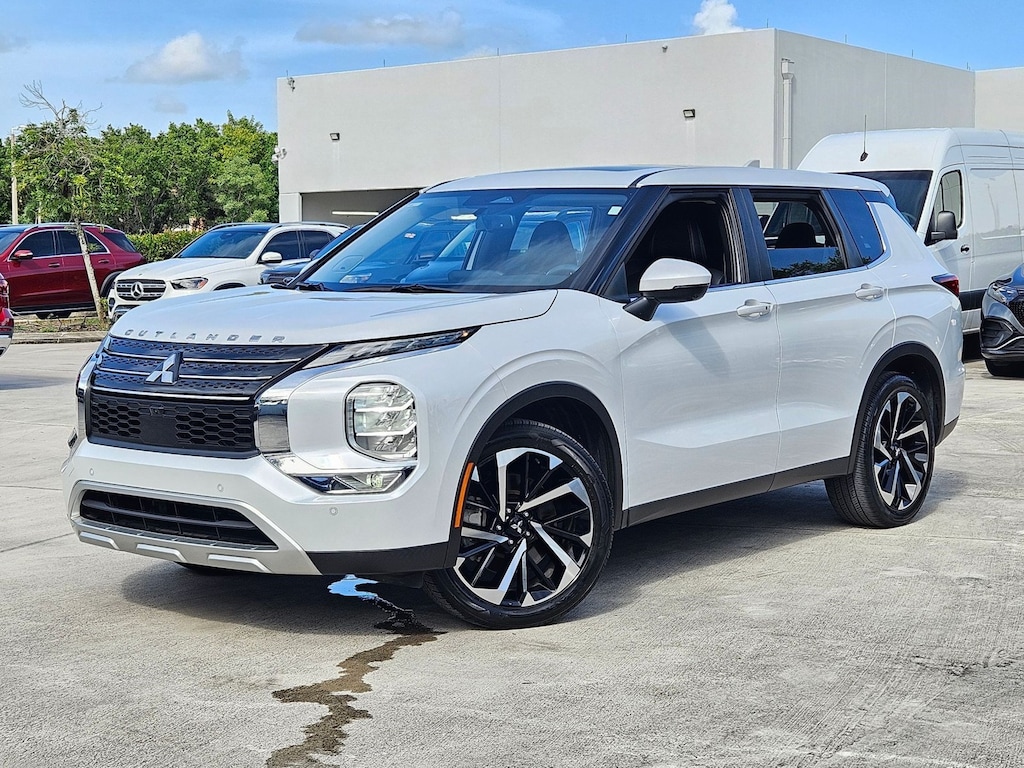 Used 2023 Mitsubishi Outlander SE Special Edition SUV