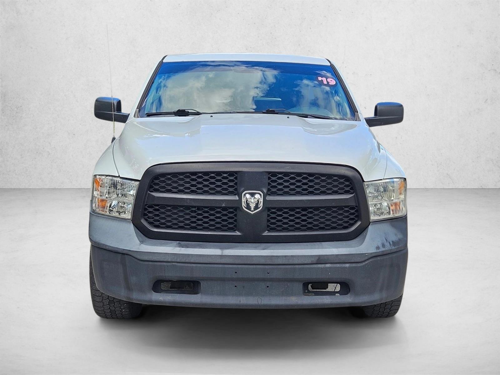 2019 Ram 1500 Tradesman photo 2