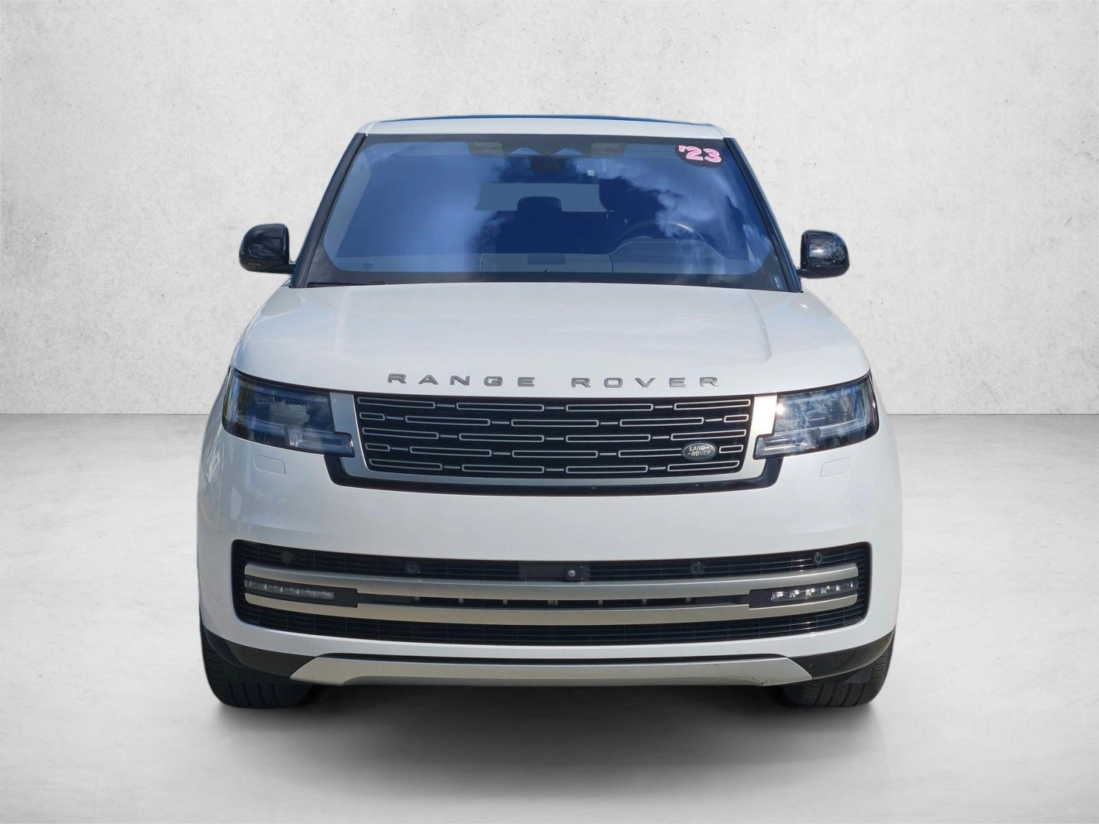 2023 Land Rover Range Rover SE photo 2