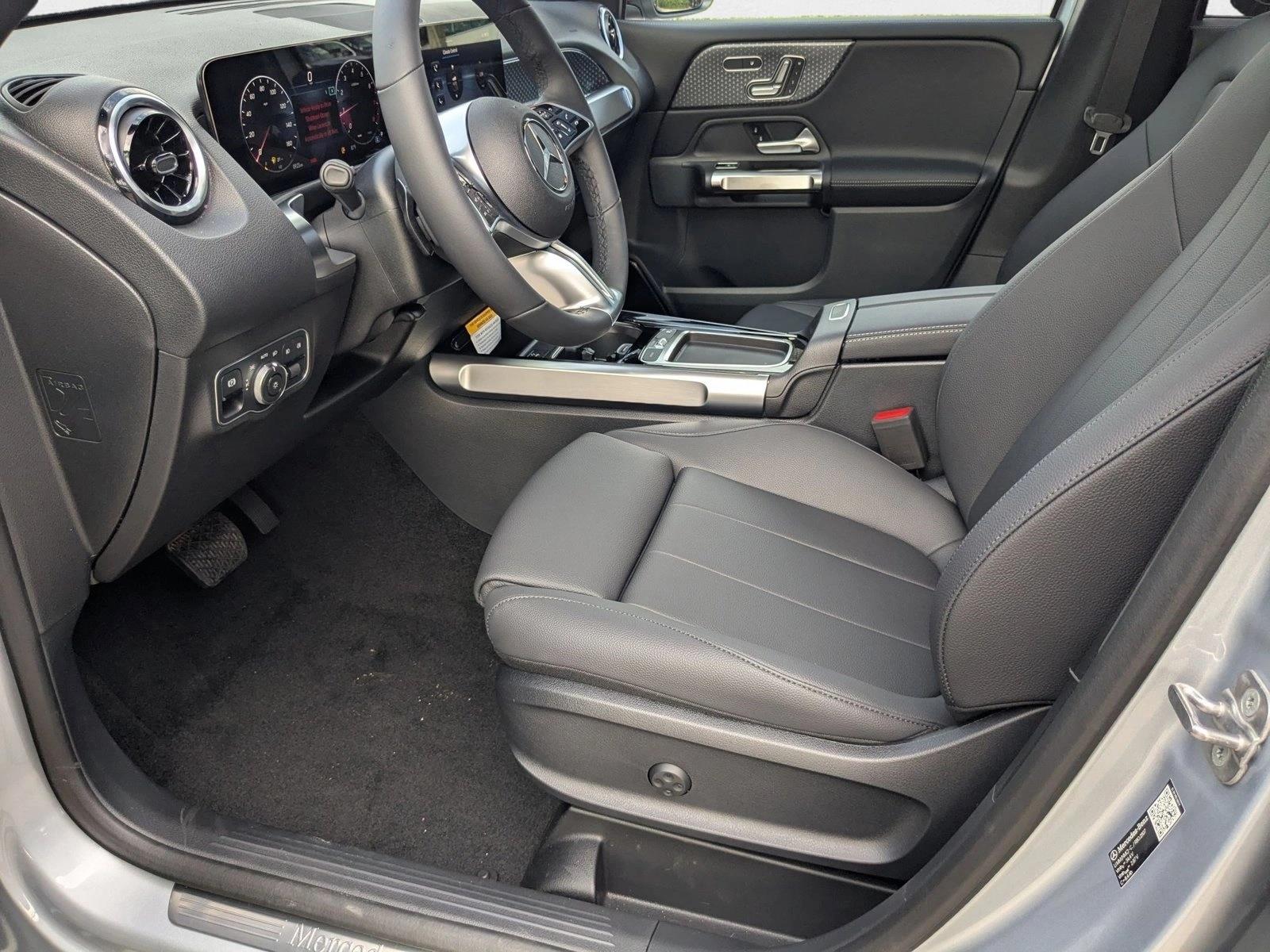 2026 Mercedes Benz GLB 250 photo 4