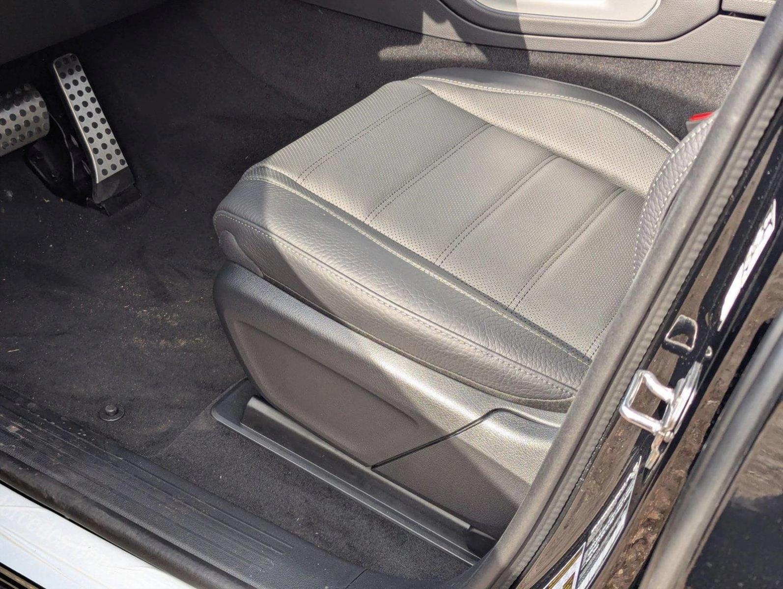 2025 Mercedes Benz GLS 580 4MATIC photo 4