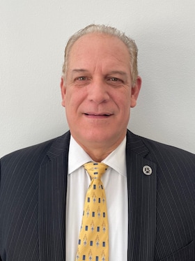 Staff member Robert Montoya from ID_f438c954b2d3
