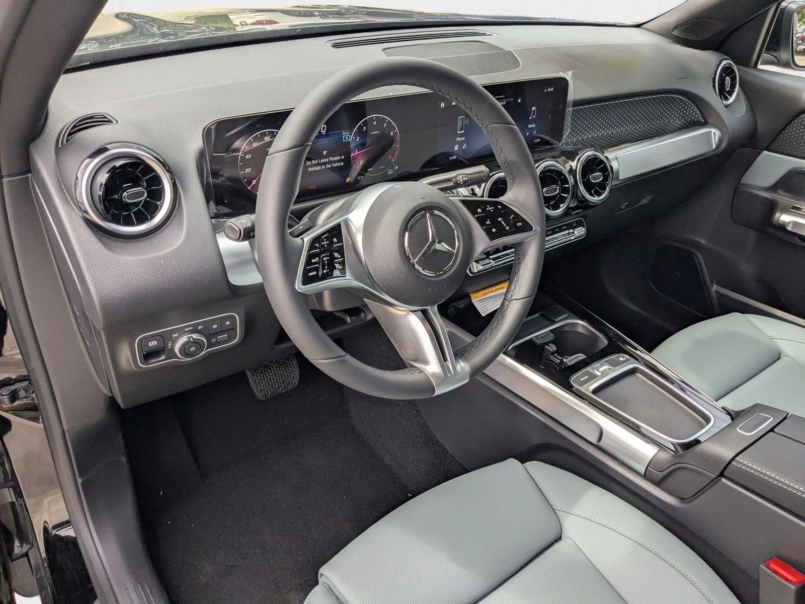 2026 Mercedes Benz GLB 250 photo 3