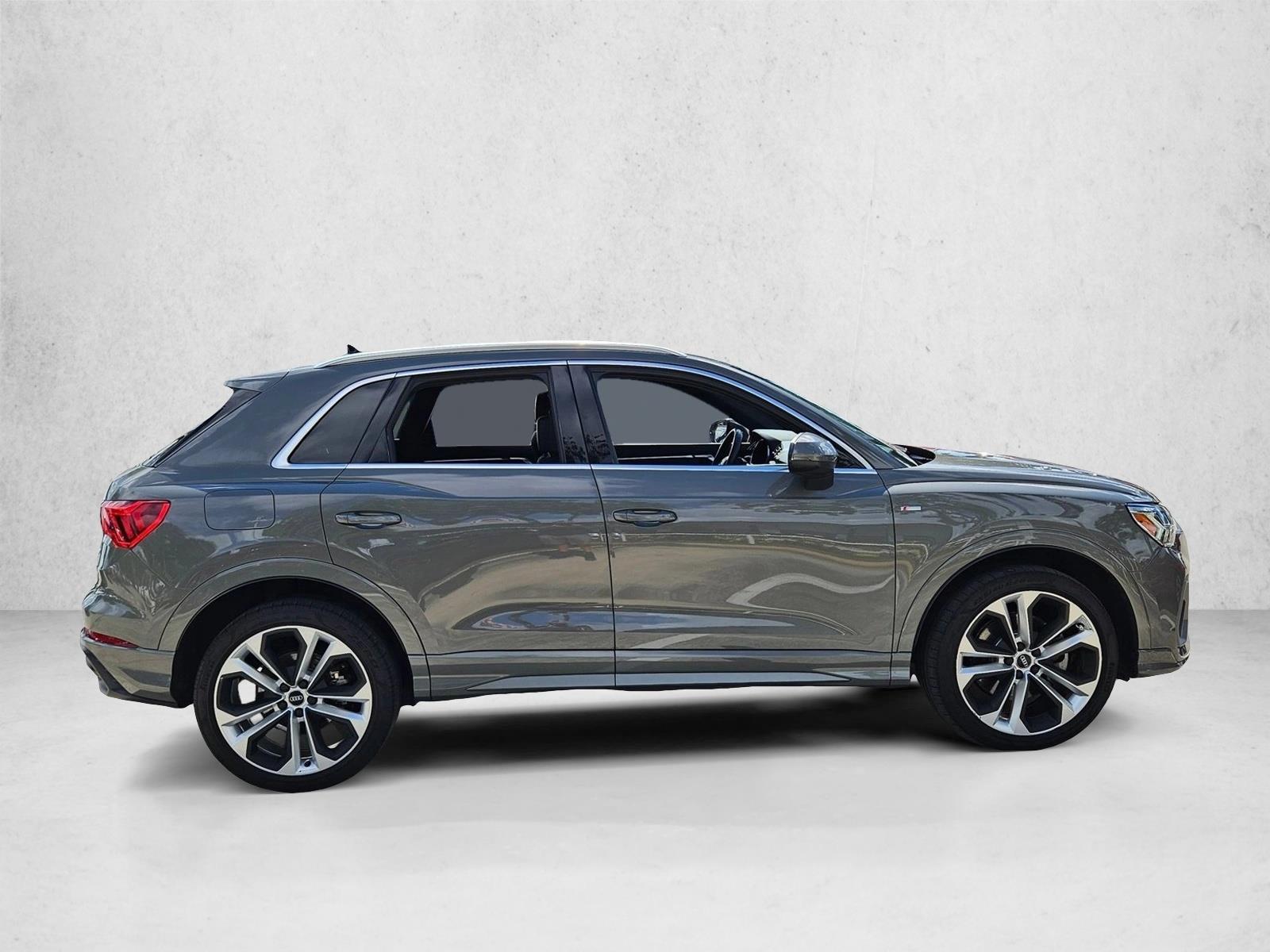 2019 Audi Q3 S line Premium Plus photo 4
