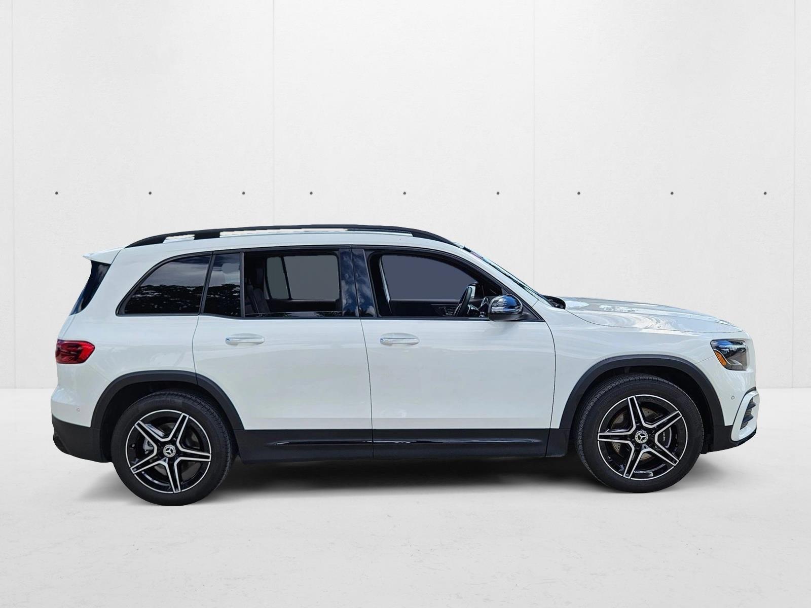 2025 Mercedes Benz GLB 250 photo 4