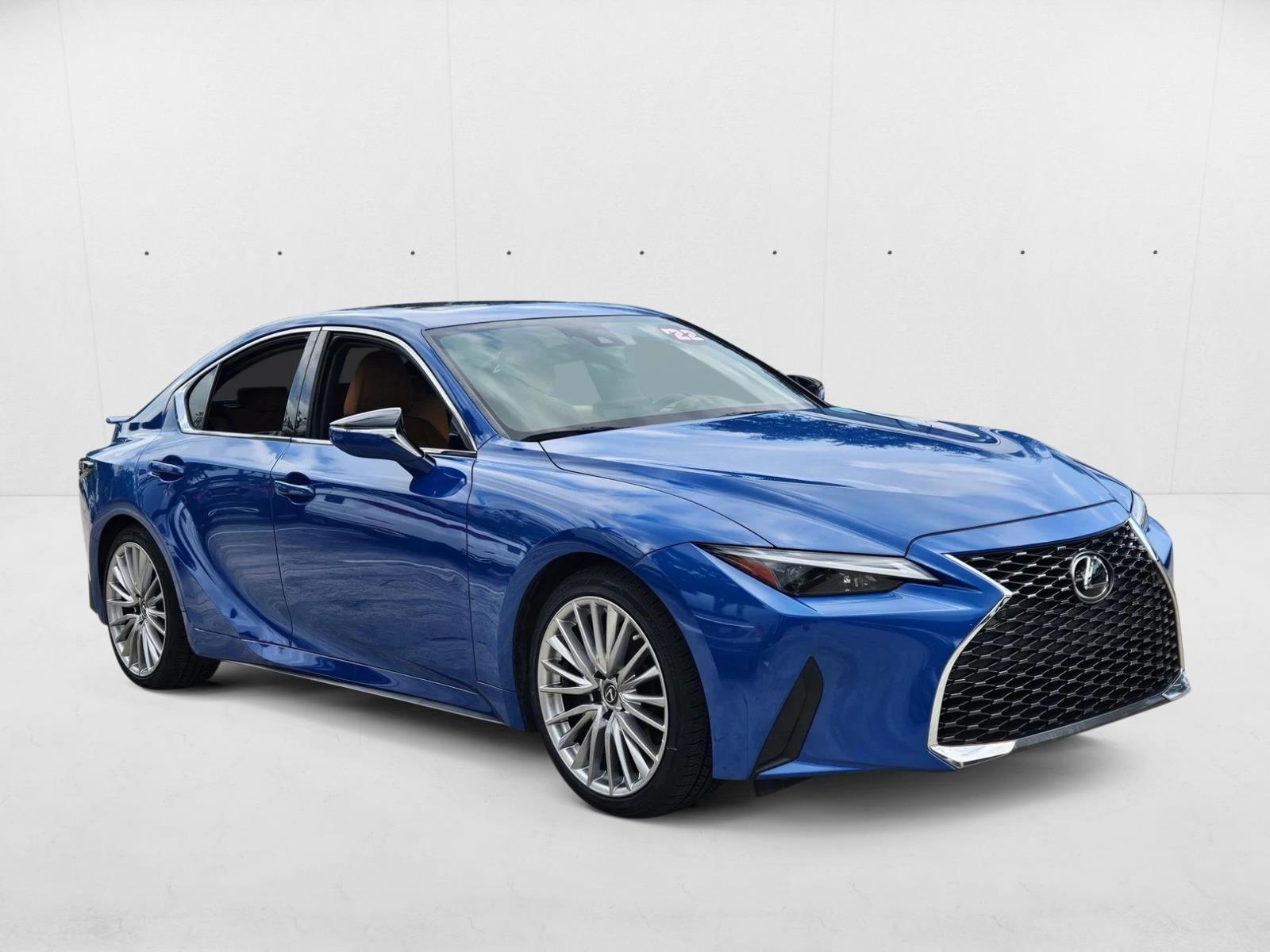 2022 Lexus IS 300 photo 3