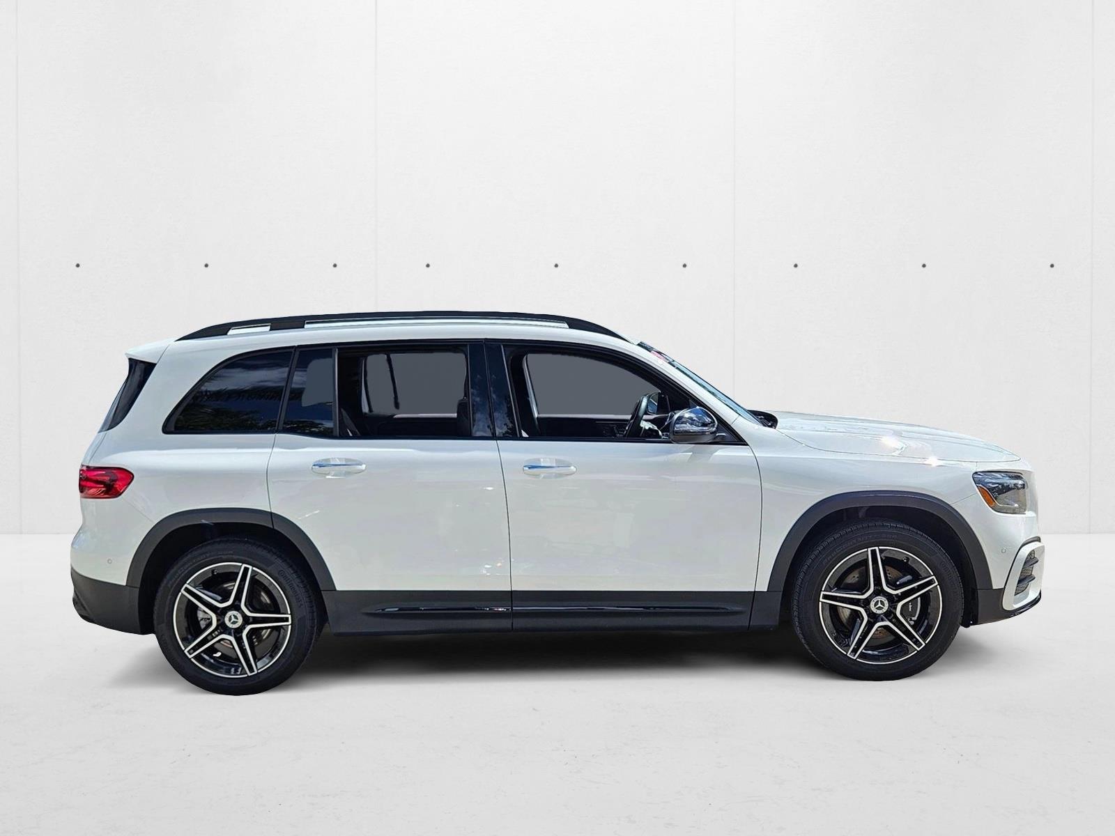 2025 Mercedes Benz GLB 250 photo 4