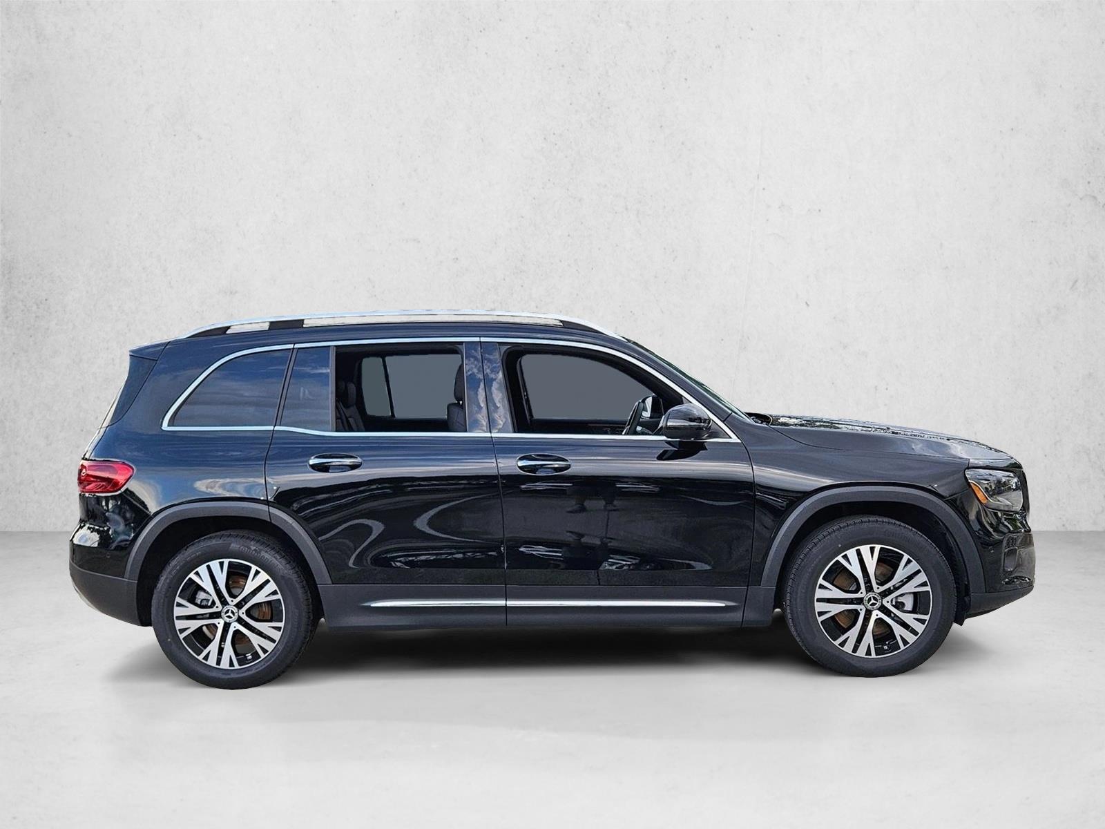 2025 Mercedes Benz GLB 250 photo 4