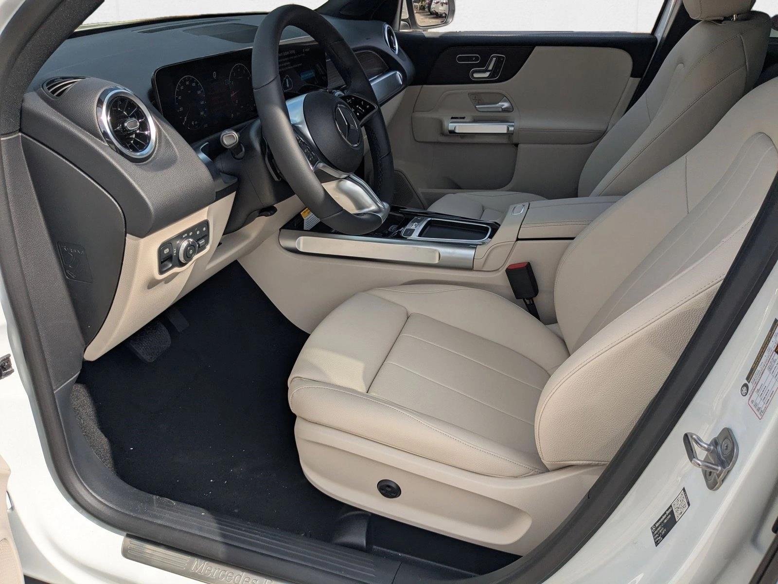 2026 Mercedes Benz GLB 250 photo 4