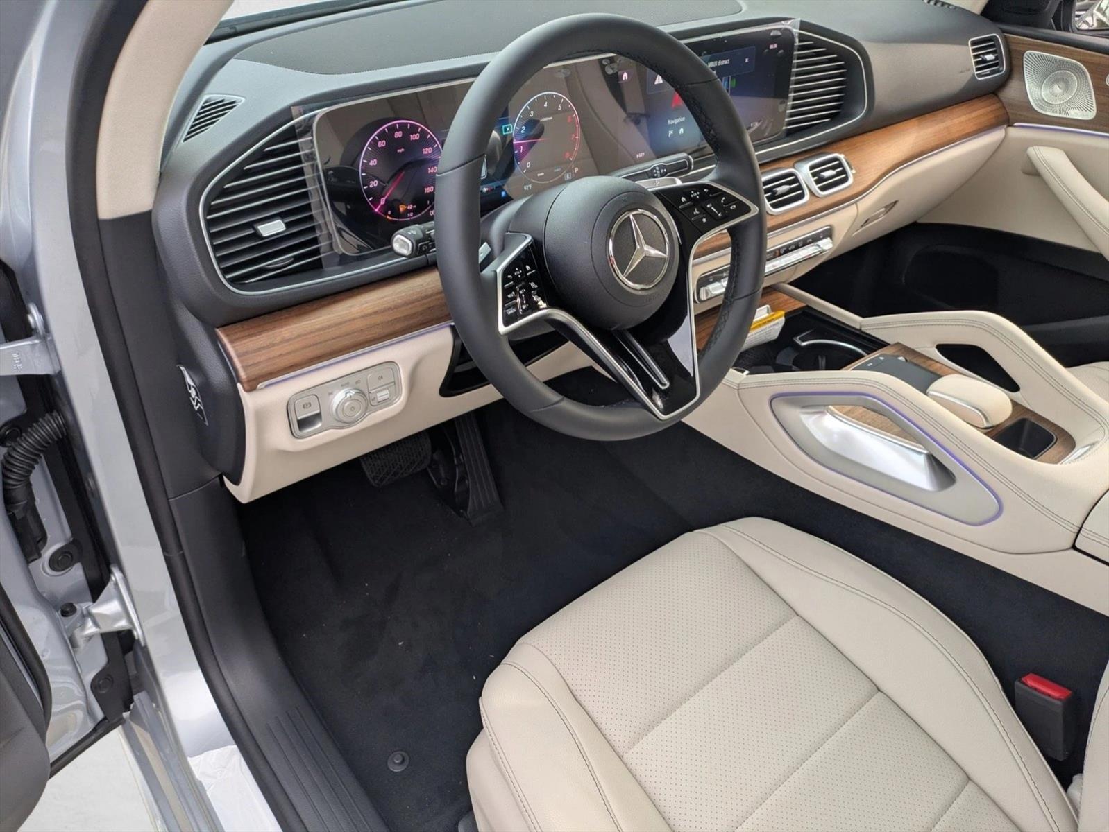 2025 Mercedes Benz GLE 350 4MATIC photo 3