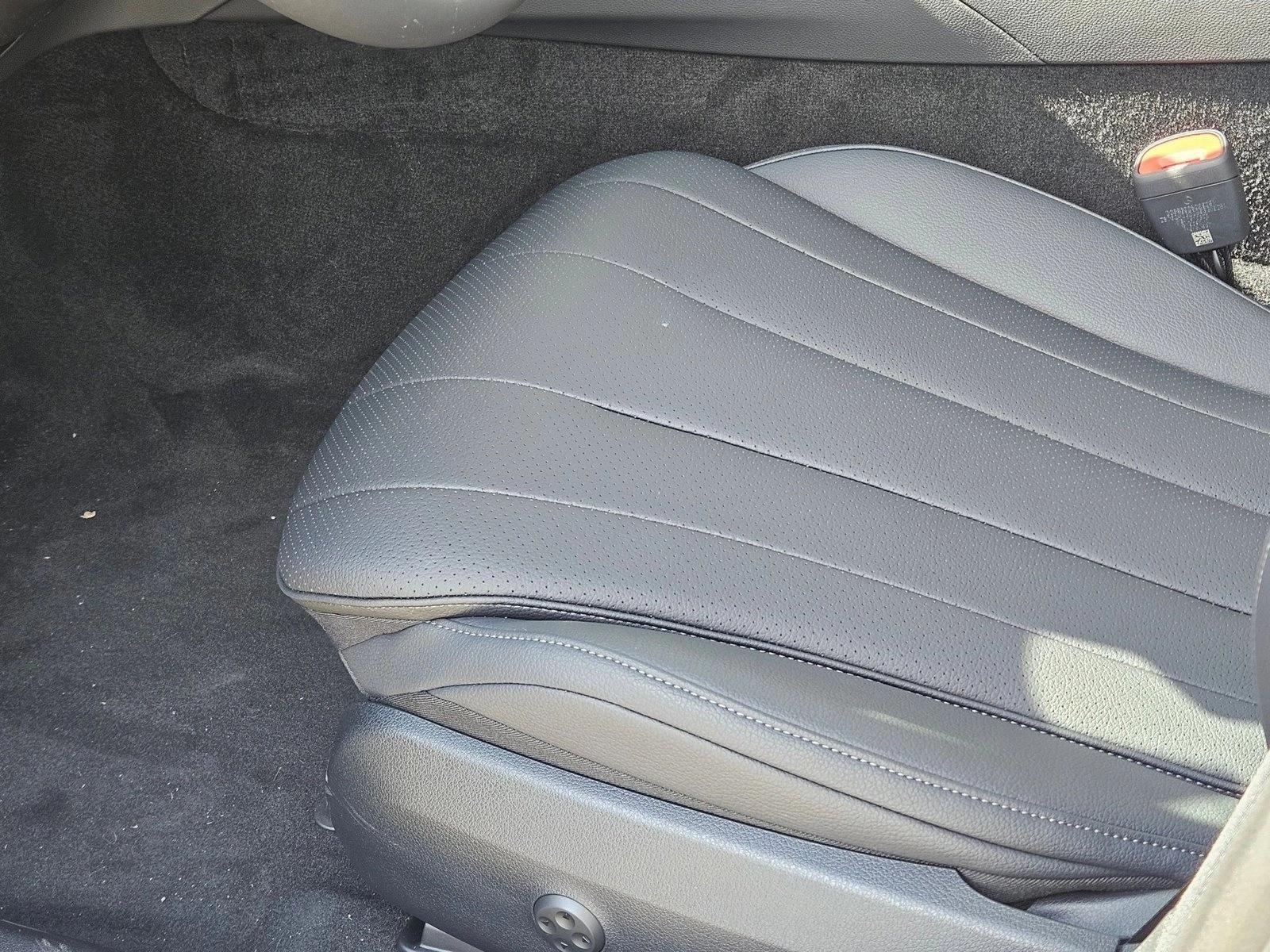 2025 Mercedes Benz E 350 Sedan photo 4