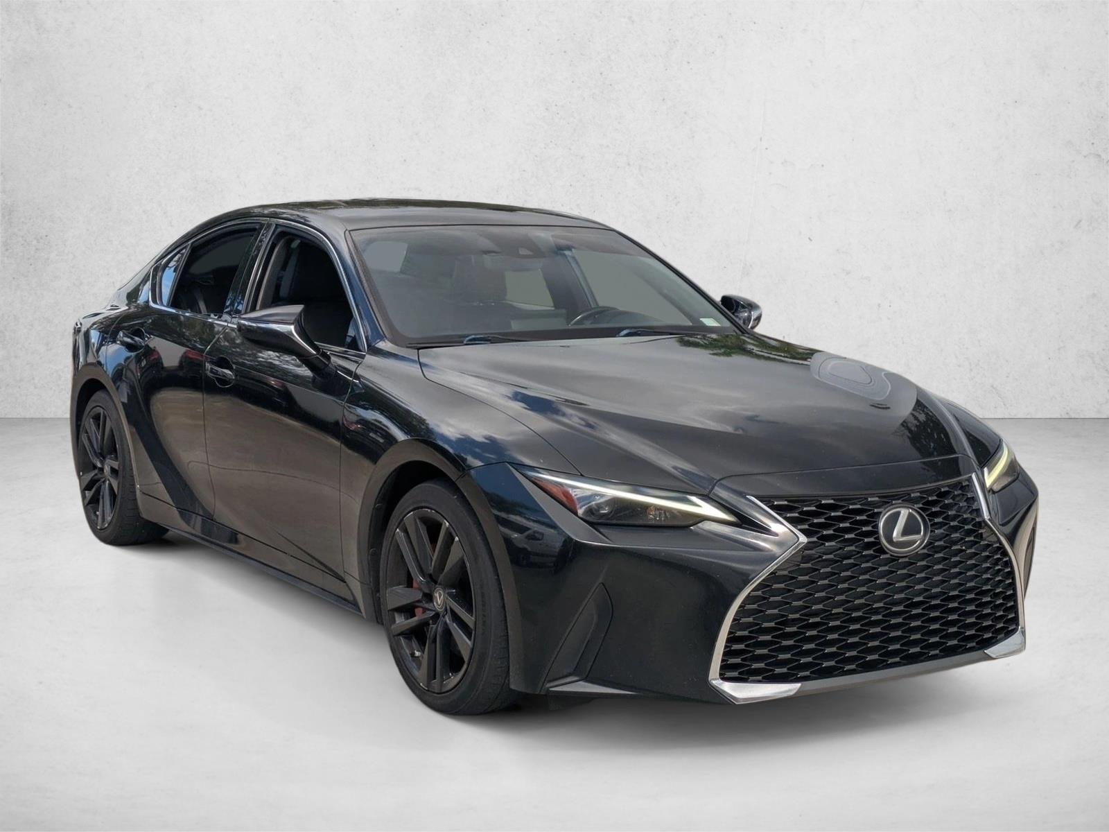 2021 Lexus IS photo 3