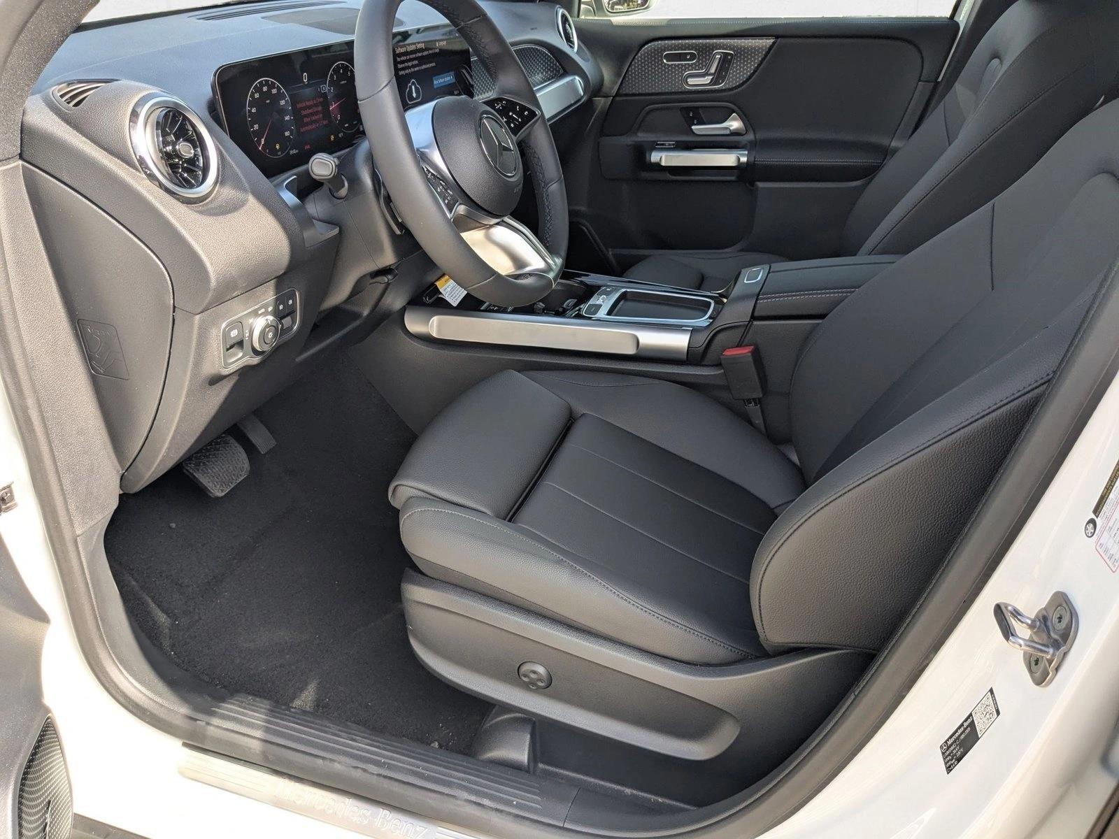 2026 Mercedes Benz GLB 250 photo 4