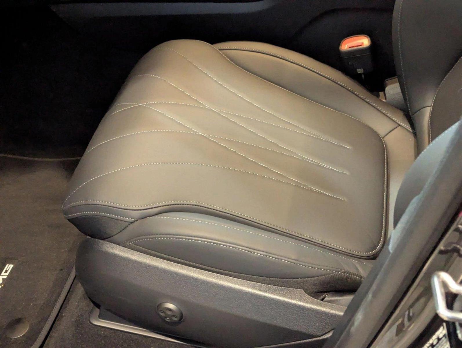 2025 Mercedes Benz GLC AMG 63 S E PERFORMANCE photo 4