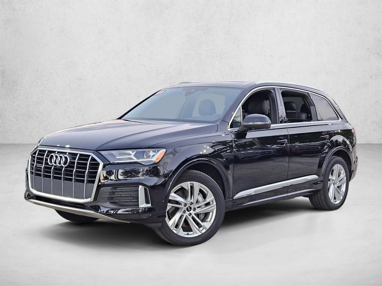 2021 Audi Q7 Premium's photo