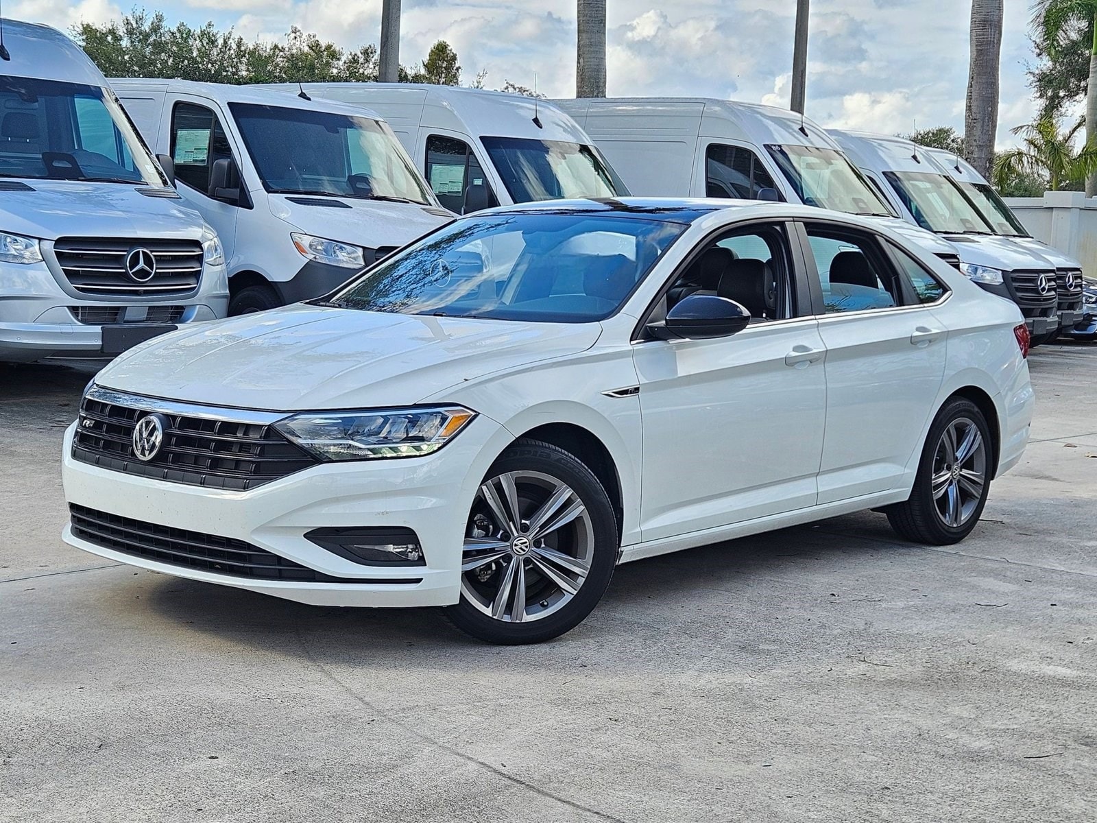 2021 Volkswagen Jetta R-Line's photo