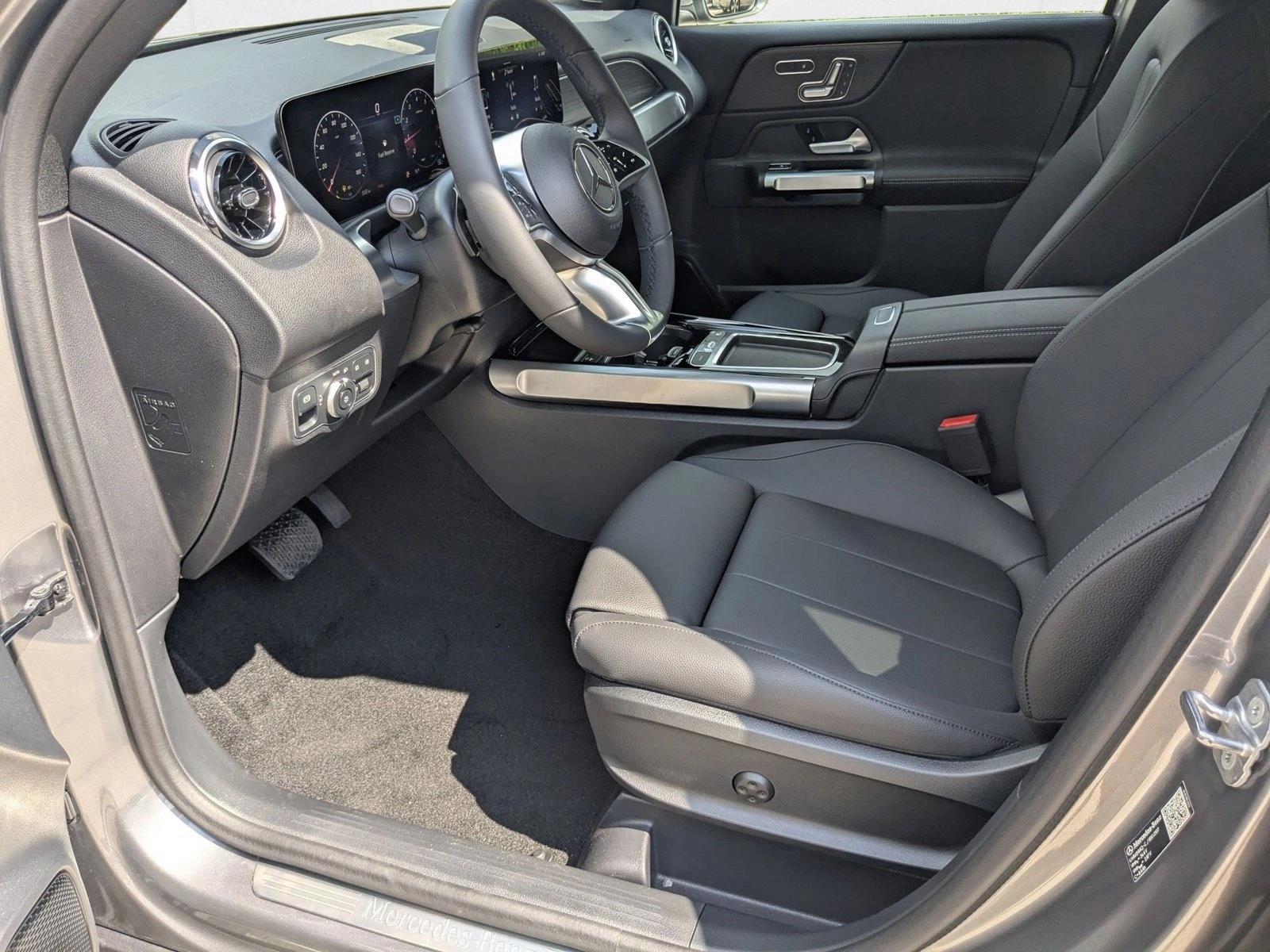 2026 Mercedes Benz GLB 250 photo 4