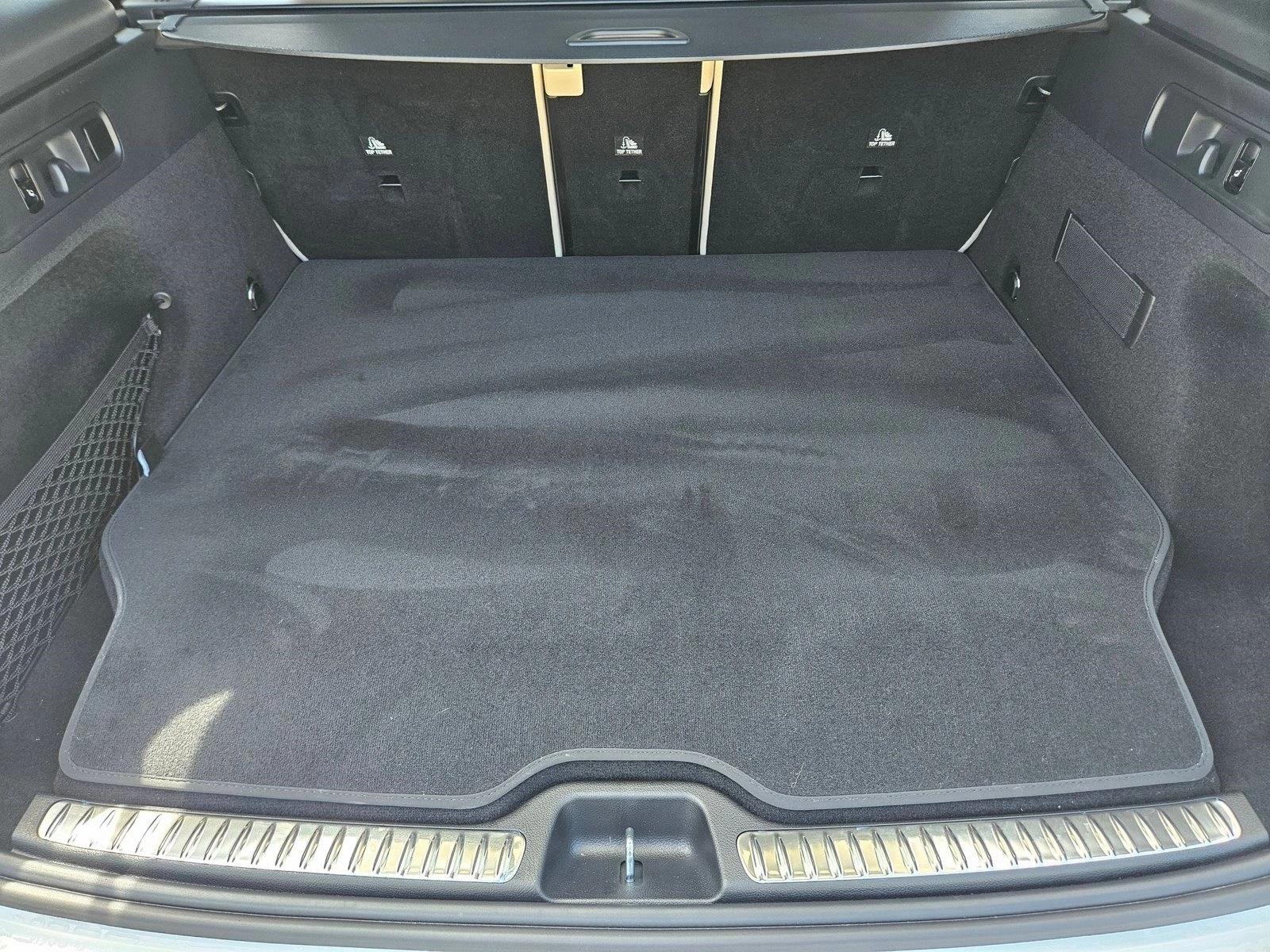 2025 Mercedes-Benz GLC Base - Photo 6