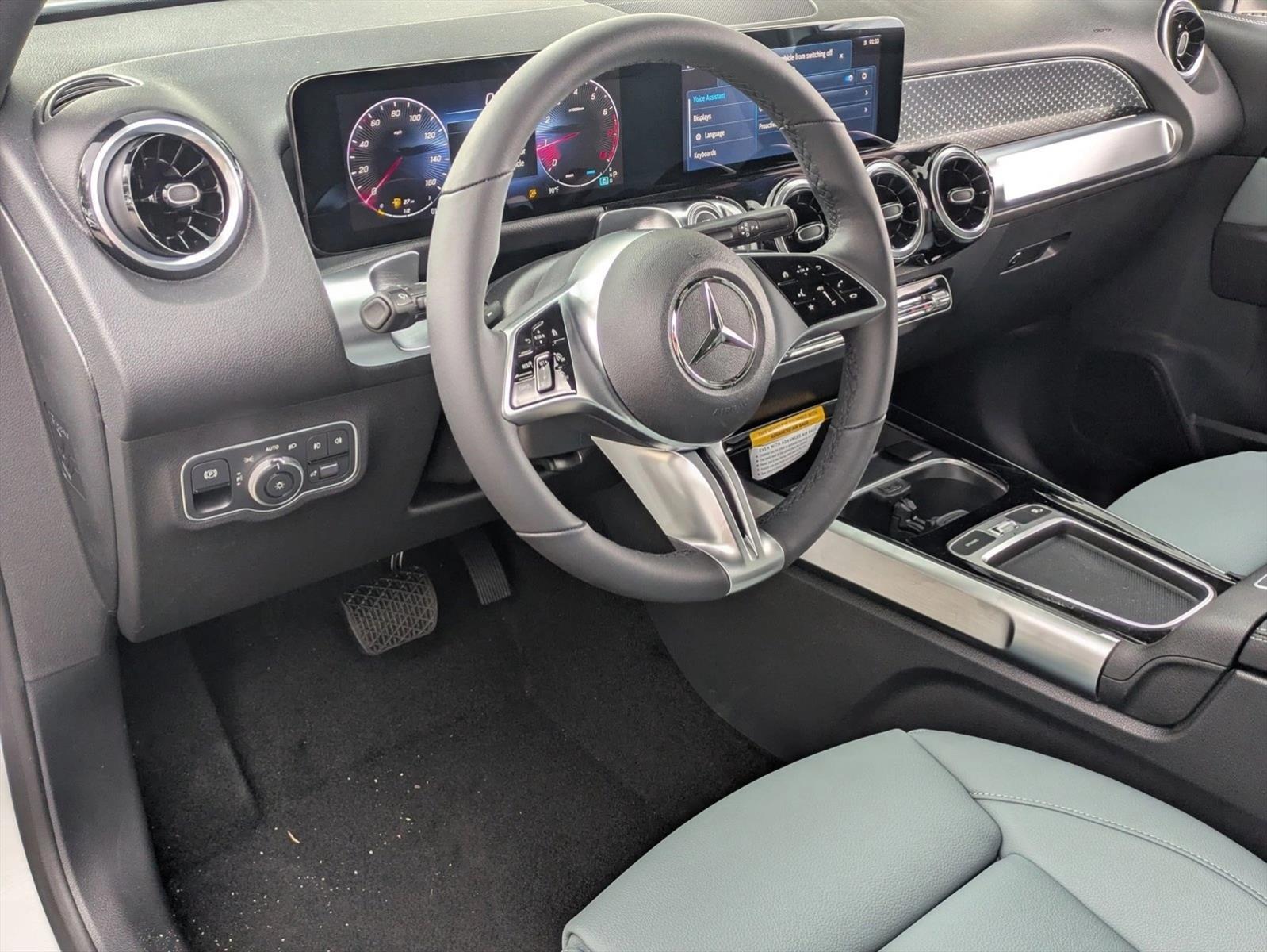 2026 Mercedes Benz GLB 250 photo 2