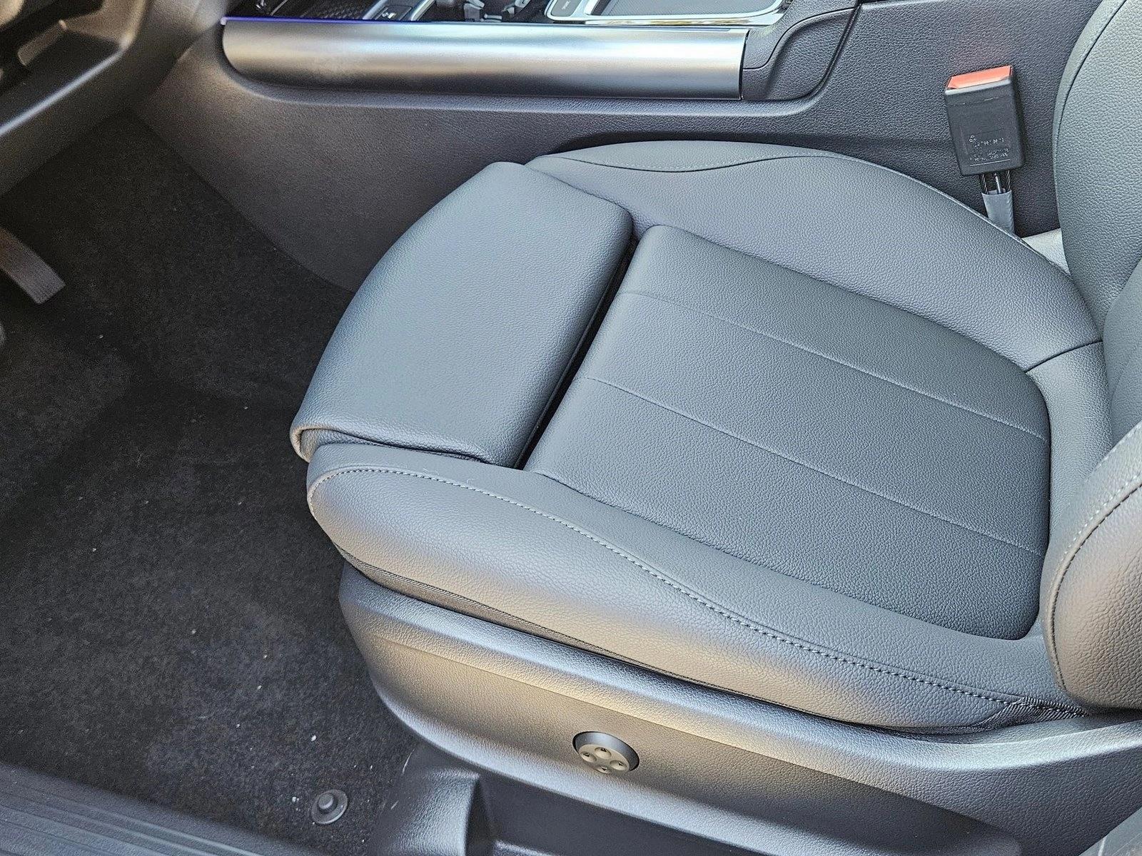 2025 Mercedes Benz GLA 250 photo 3