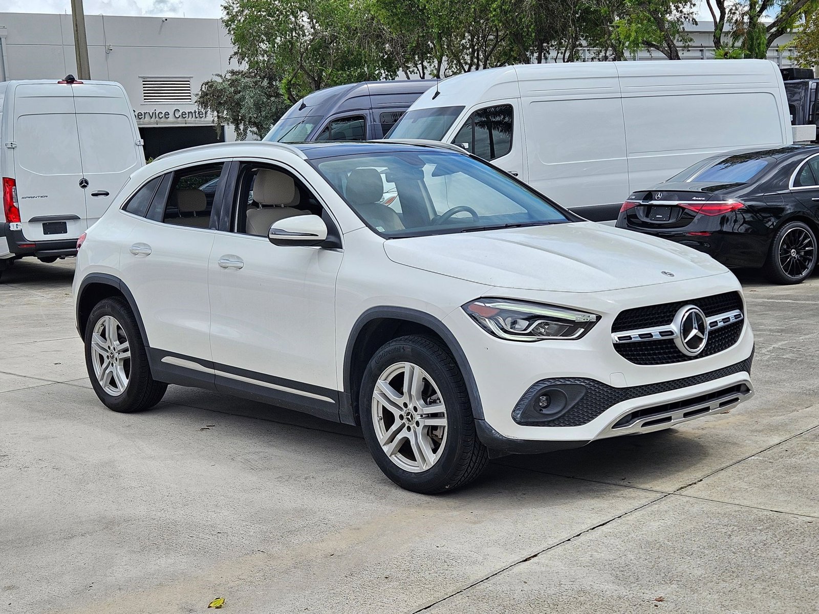 2023 Mercedes Benz GLA 250 photo 2