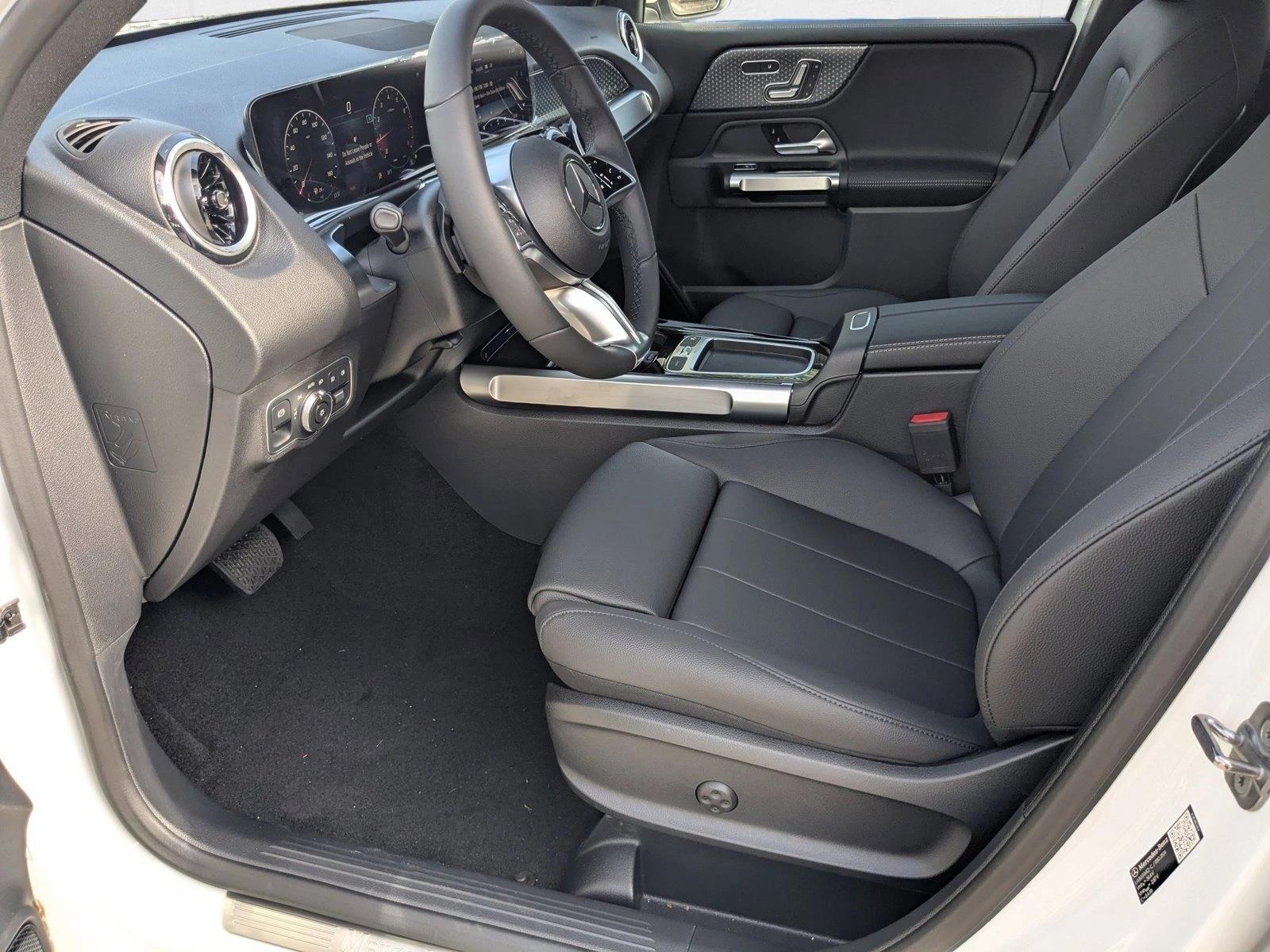 2026 Mercedes Benz GLB 250 photo 4