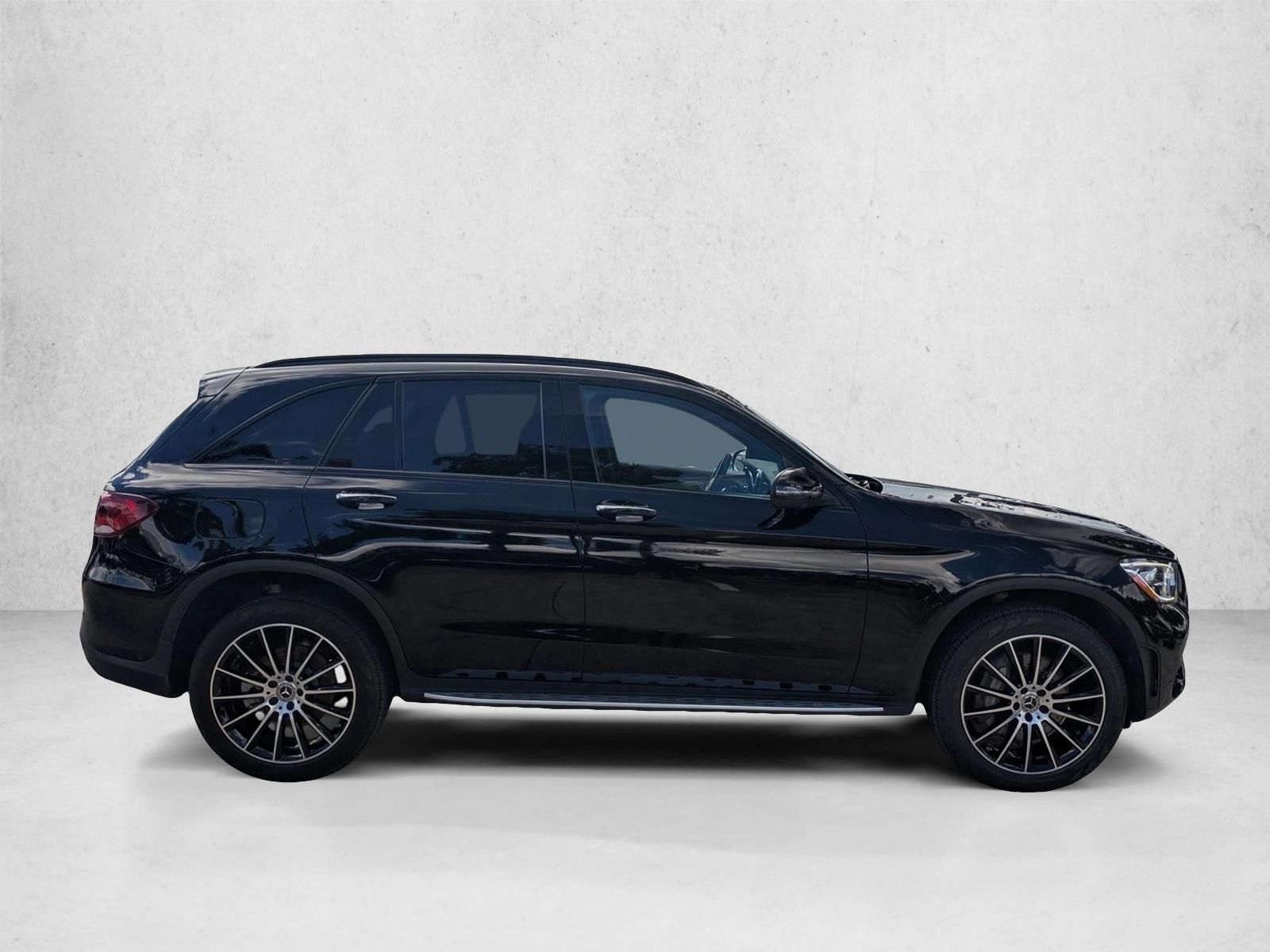 2022 Mercedes Benz GLC 300 photo 4