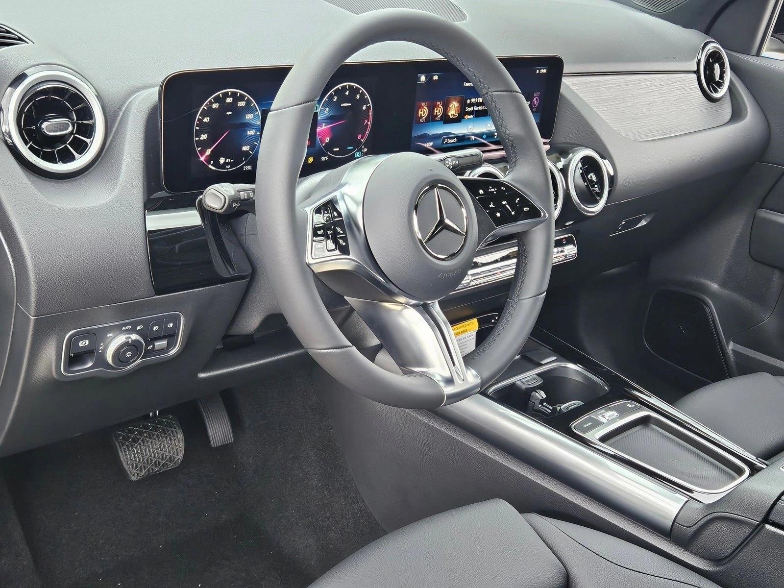 2026 Mercedes Benz GLA 250 photo 3