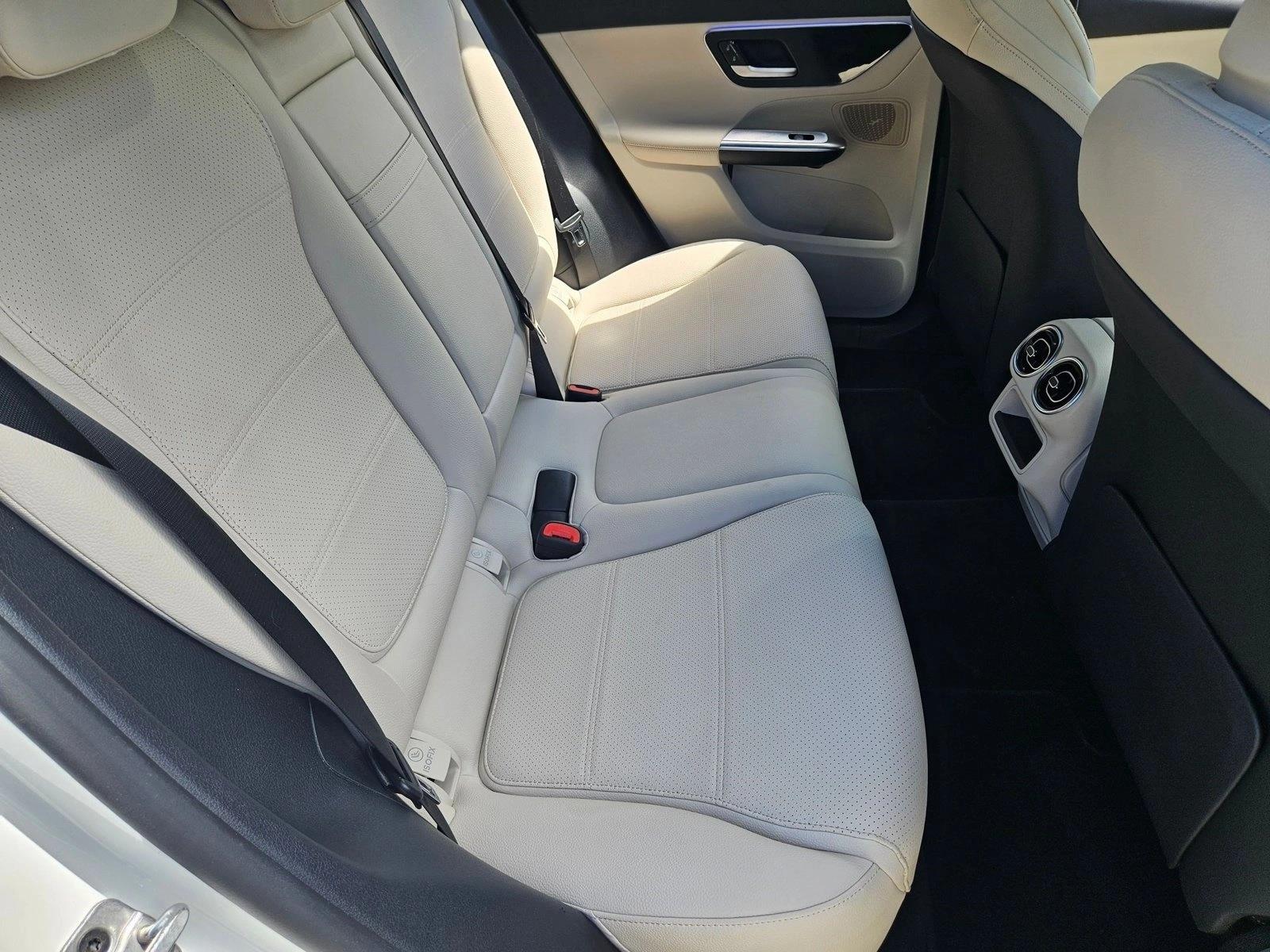 2025 Mercedes-Benz GLC Base - Photo 19