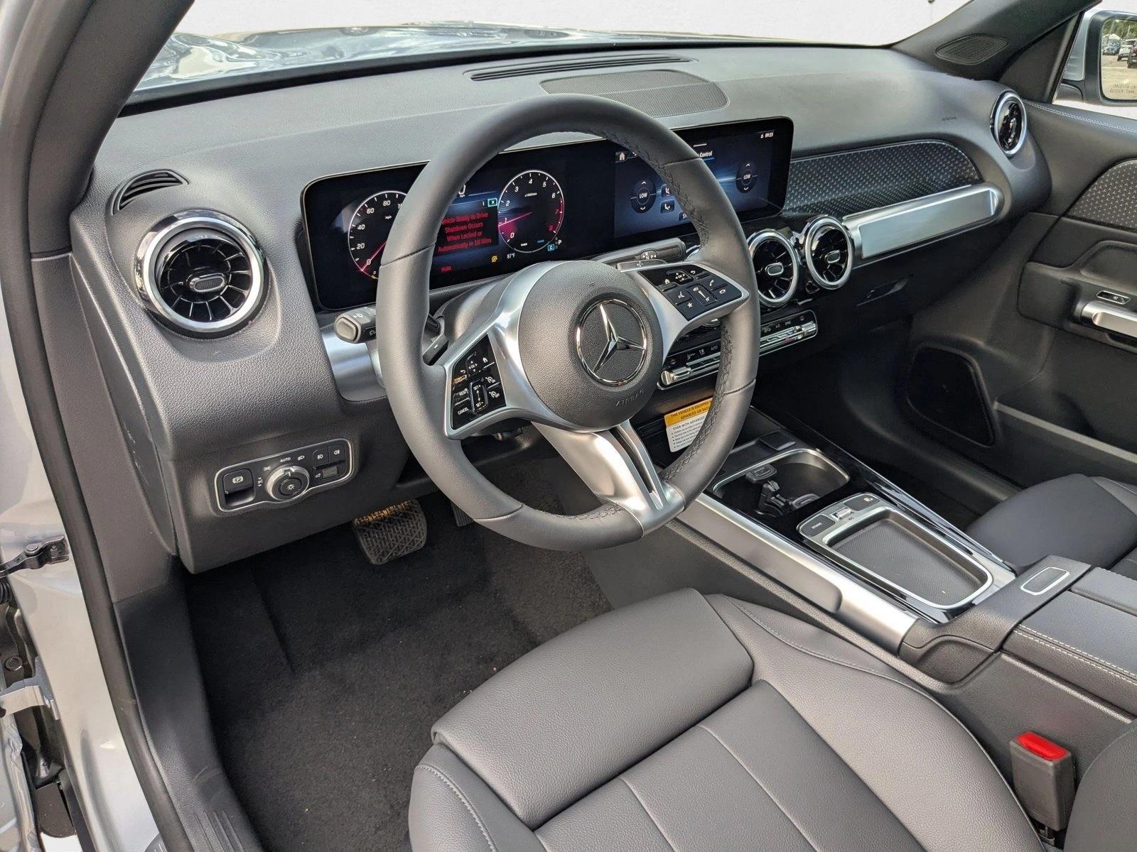 2026 Mercedes Benz GLB 250 photo 3