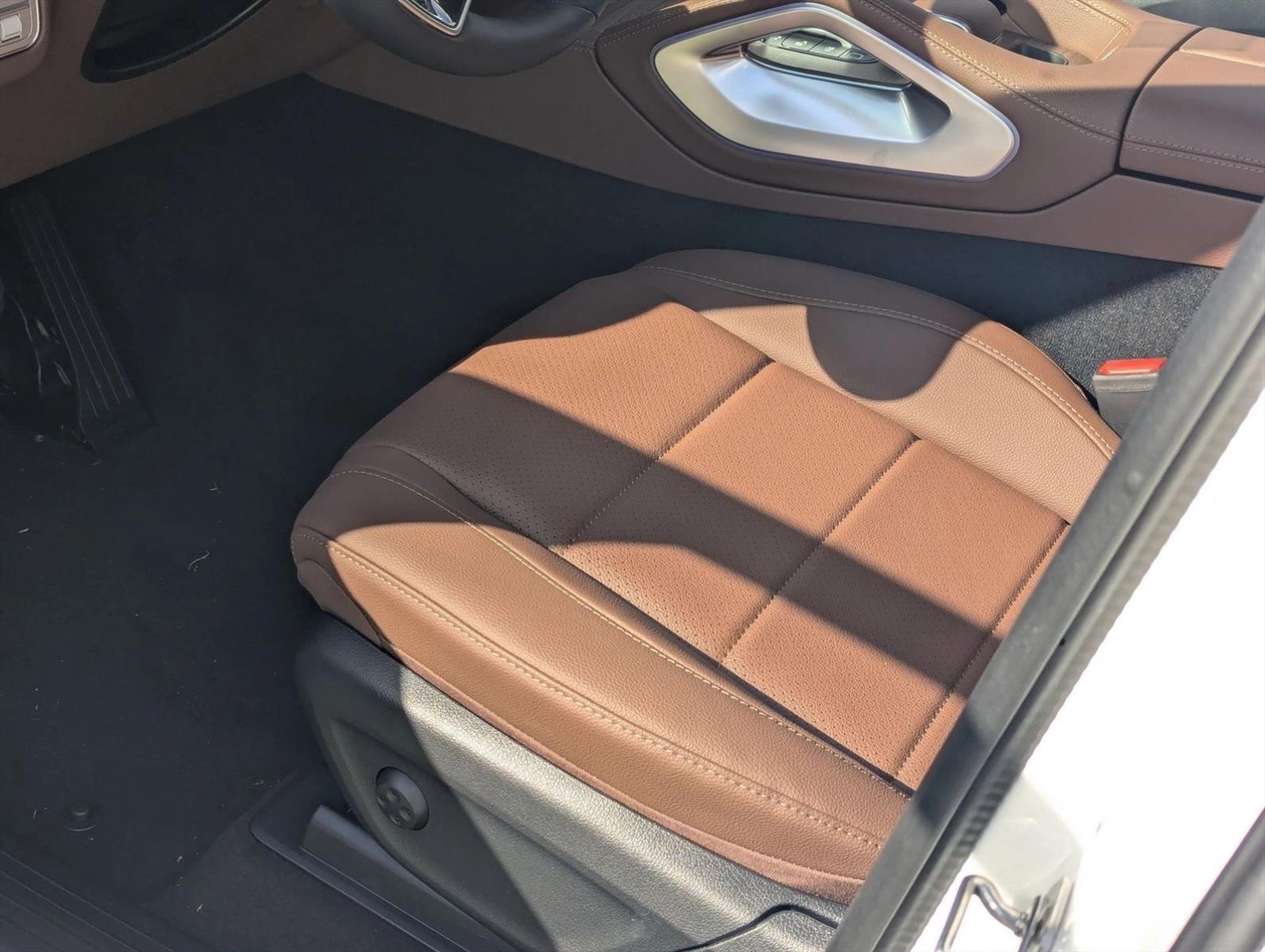 2026 Mercedes Benz GLE 450 4MATIC photo 3