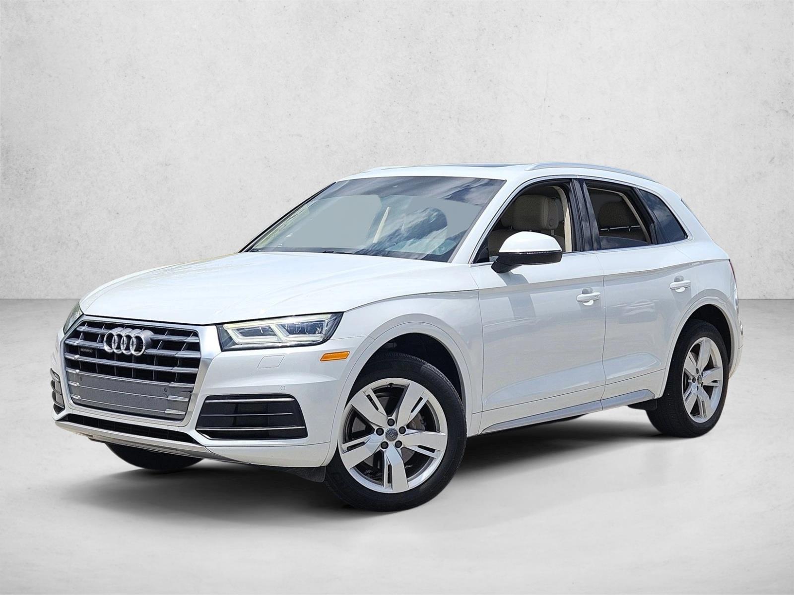 2019 Audi Q5 2.0T quattro S tronic Premium Plus's photo