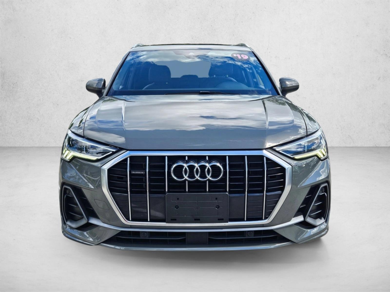2019 Audi Q3 S line Premium Plus photo 2