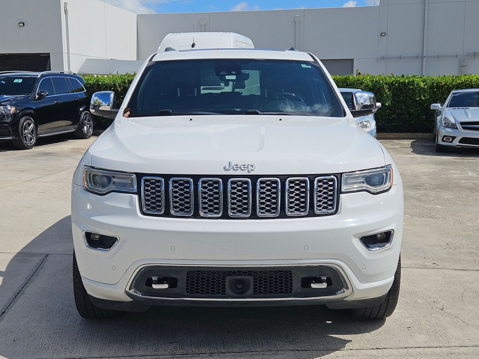 Used 2017 Jeep Grand Cherokee Overland 4x4 SUV