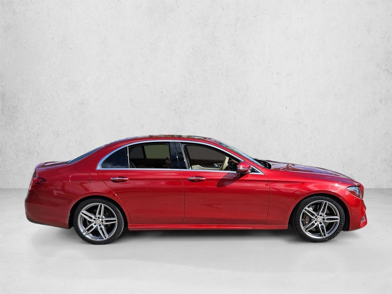 2017 Mercedes Benz E 300 Sedan photo 4