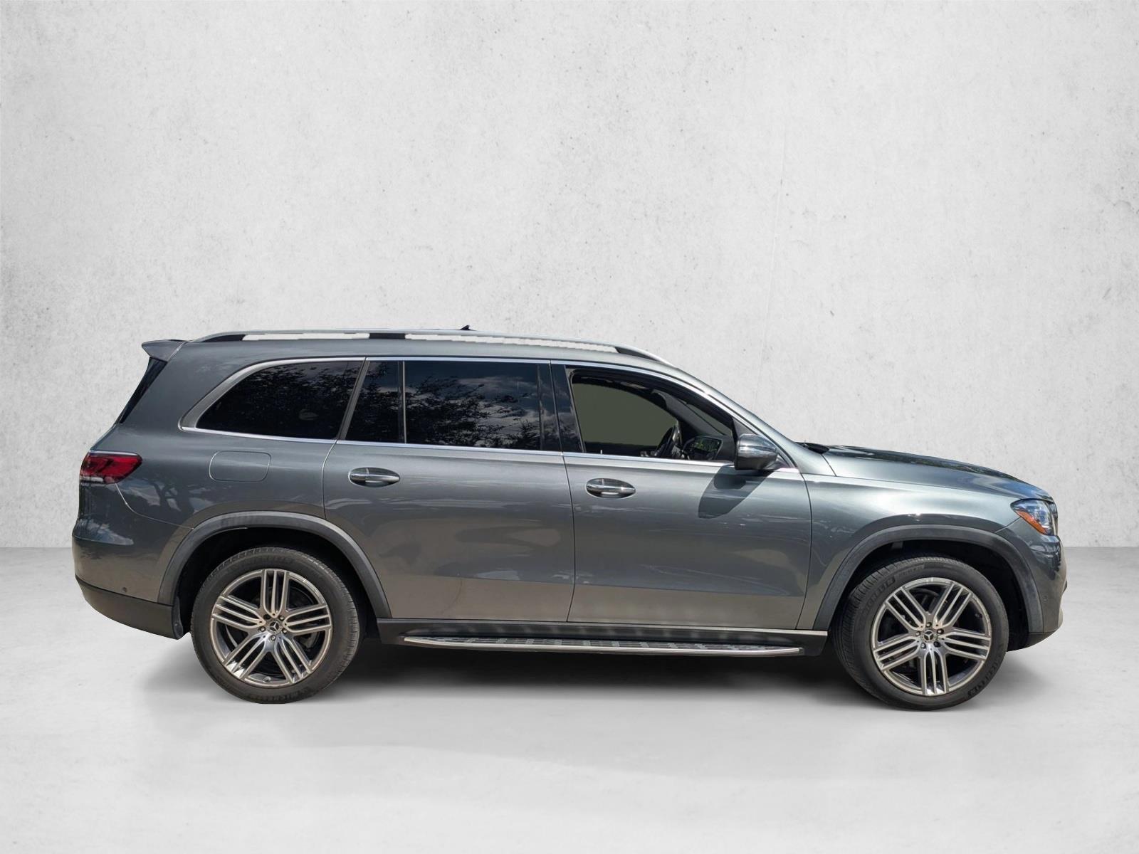 2022 Mercedes Benz GLS 450 4MATIC photo 4