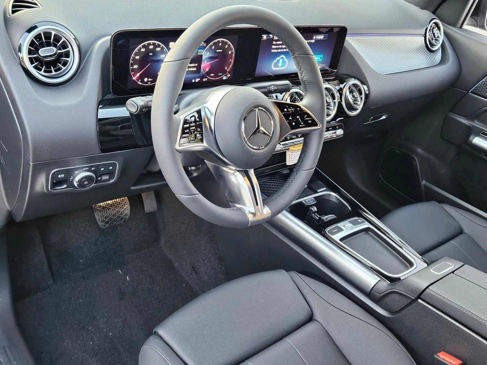 2025 Mercedes Benz GLA 250 photo 3