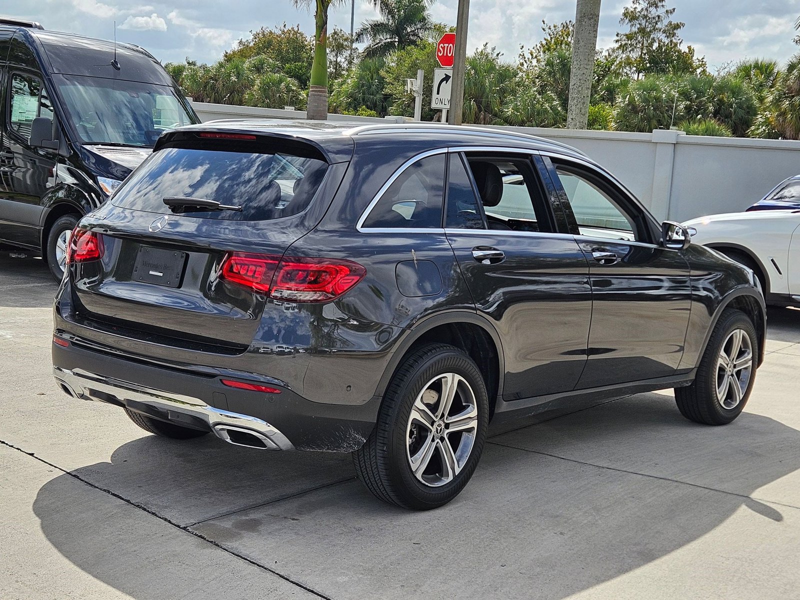 2022 Mercedes Benz GLC 300 photo 3