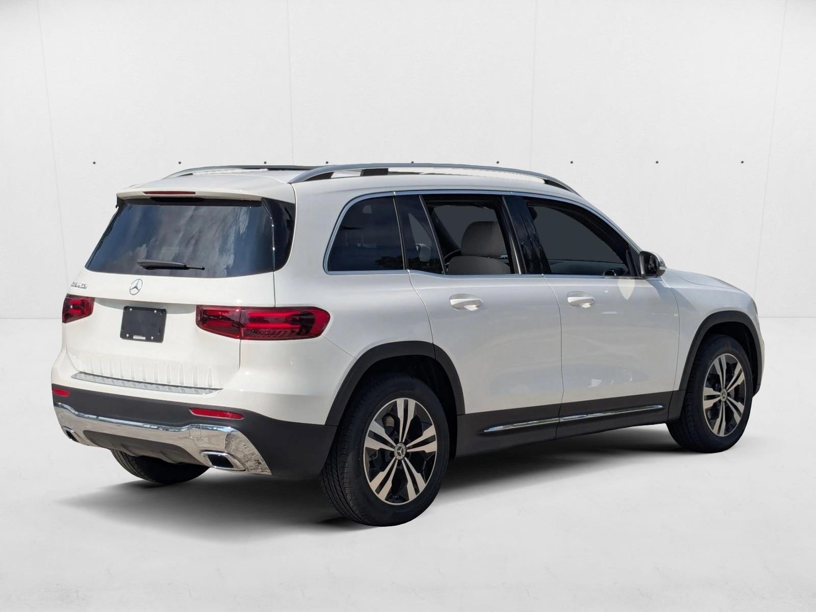 2026 Mercedes Benz GLB 250 photo 2