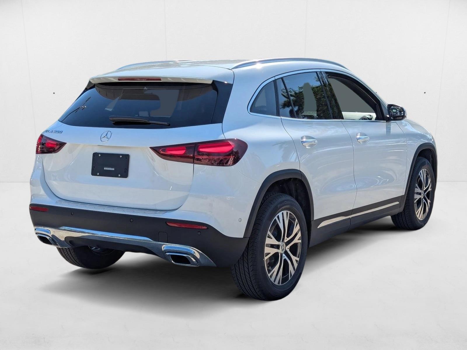 2025 Mercedes Benz GLA 250 photo 2