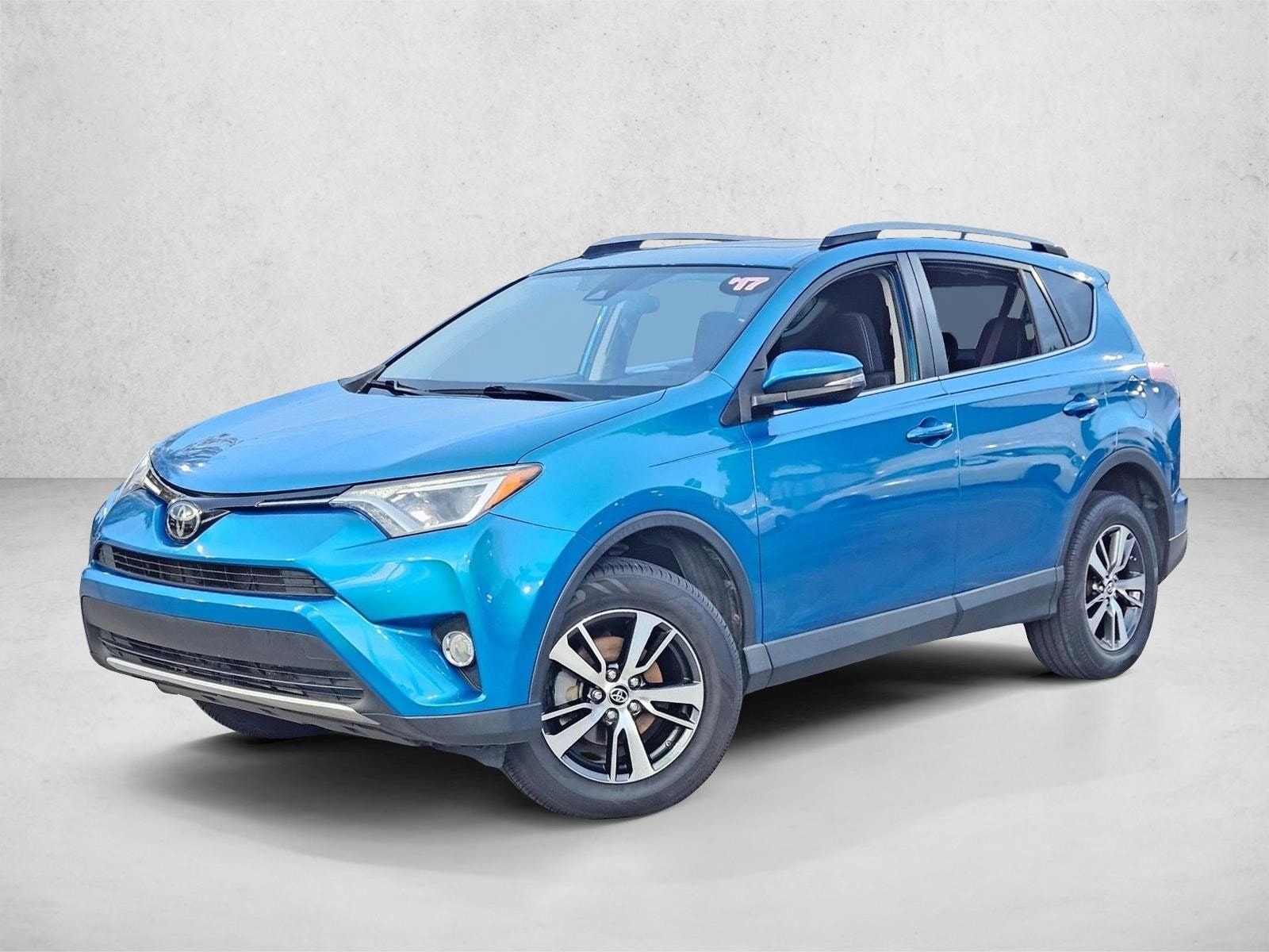 2018 Toyota RAV4 XLE's photo