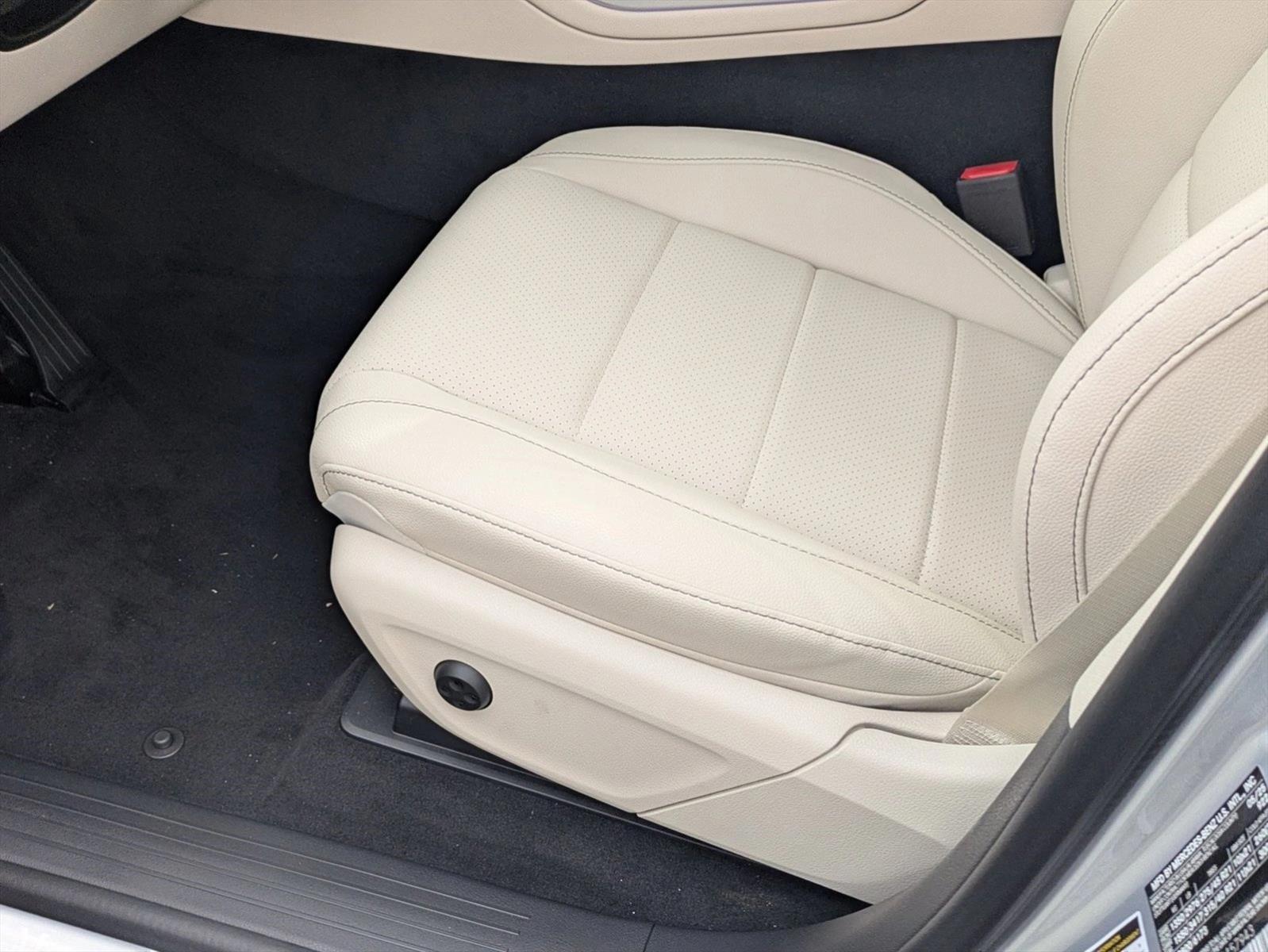 2025 Mercedes Benz GLE 350 4MATIC photo 4