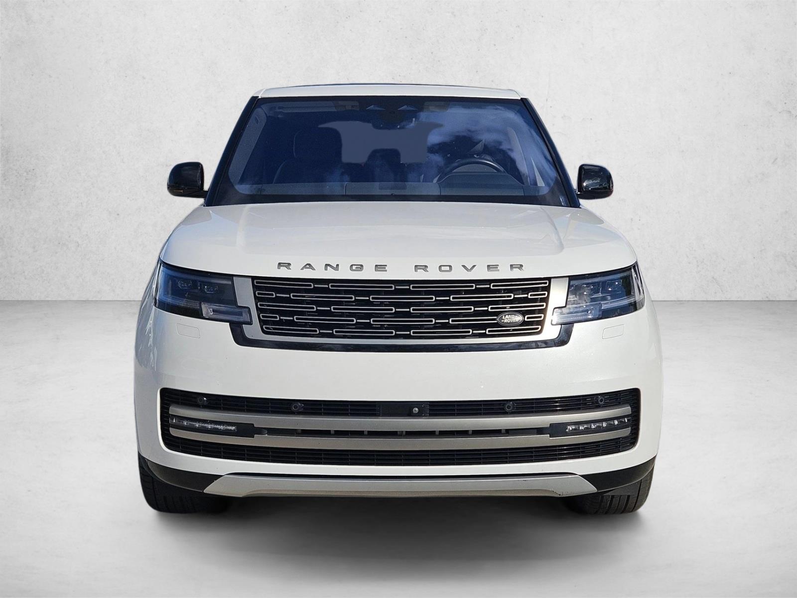 2023 Land Rover Range Rover SE photo 2